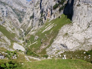 Trail from Bulnes to Poncebos